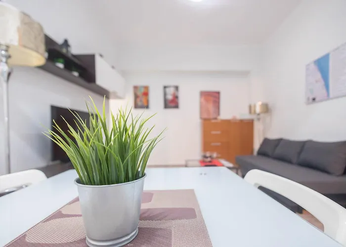 3br Urban Flat - Centric & Confortable Апартаменти